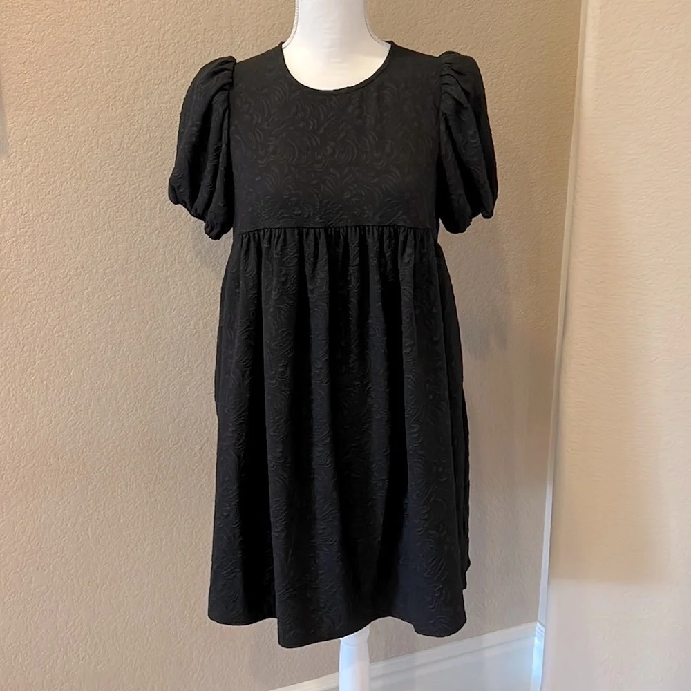 NWT Who What Wear Puff Sleeve Babydoll Dress in Black Jacquard - Picture 4 of 16